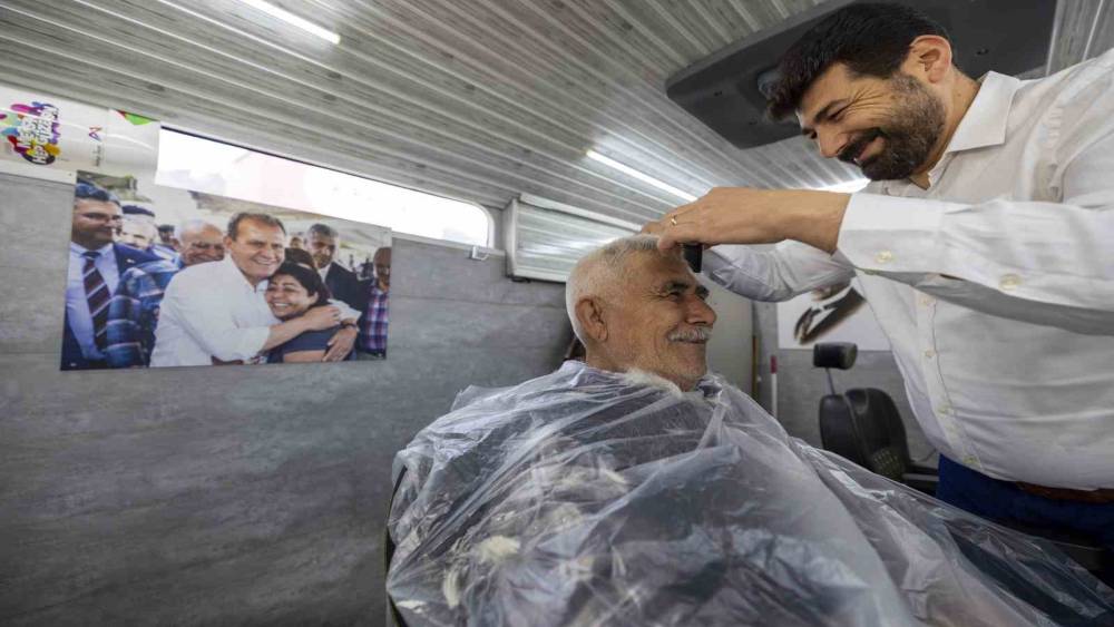 Mersinliler bayrama mobil kuaf&ouml;r ile hazırlandı
