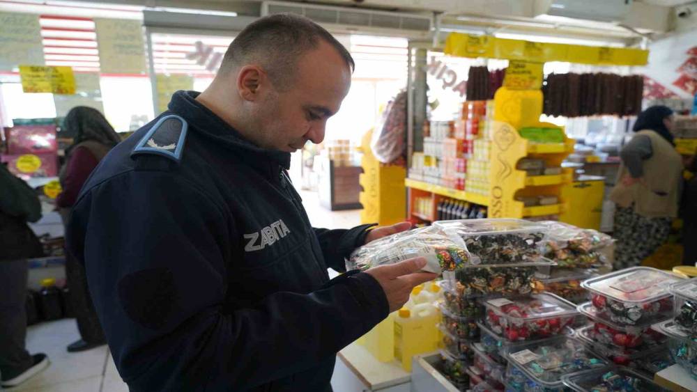 Erdemli&rsquo;de zabıta ekiplerinden bayram &ouml;ncesi denetim
