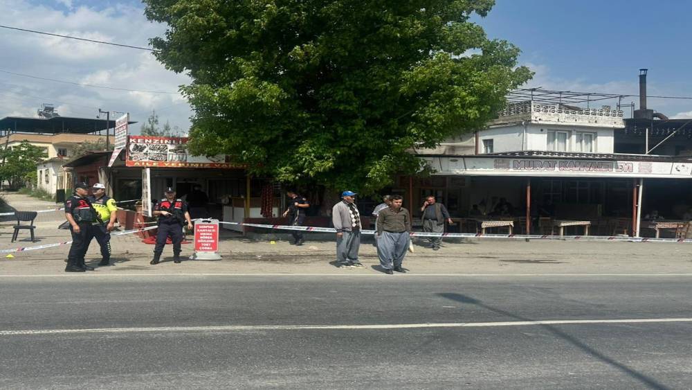 Tarsus&rsquo;ta lokantaya pompalı saldırı: 2 &ouml;l&uuml;, 2 yaralı
