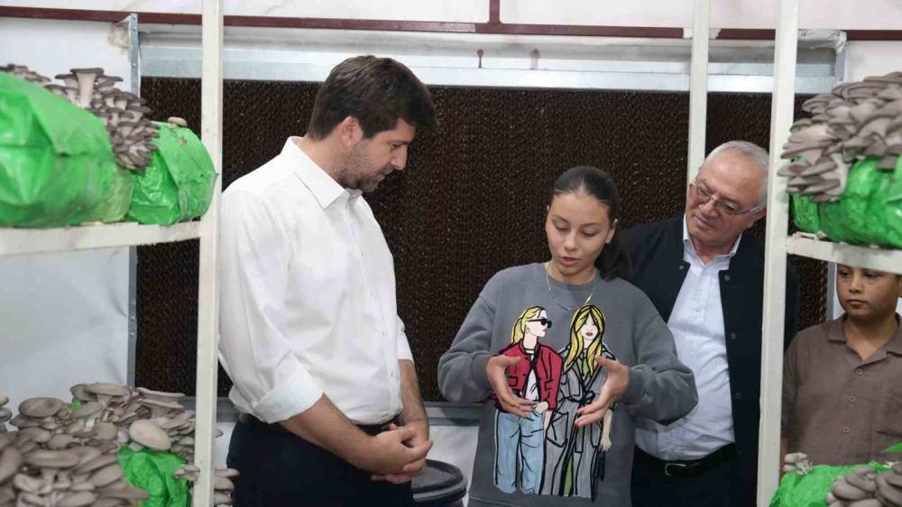 Tarsus’ta istiridye mantarı kursunda ilk hasat sevinci
