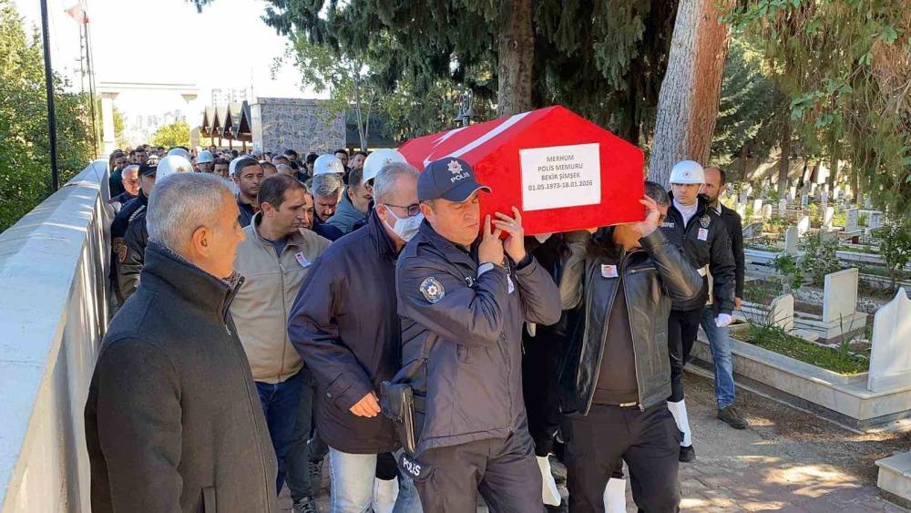 Vefat eden polis memuru t&ouml;renle son yolculuğuna uğurlandı
