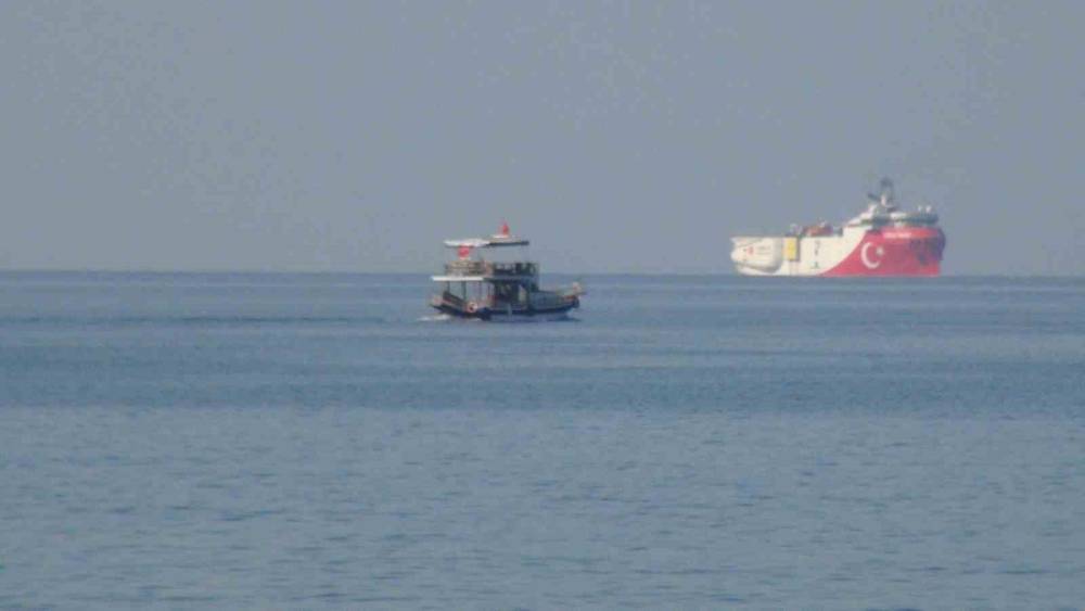 Oru&ccedil; Reis Sismik Araştırma Gemisi Mersin Taşucu a&ccedil;ıklarına demirledi
