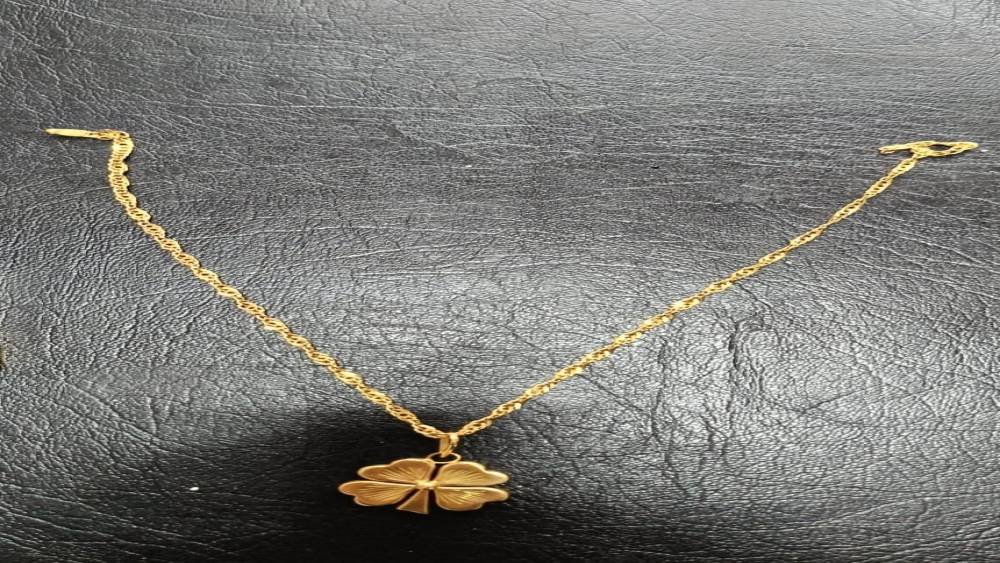 Kapka&ccedil; ş&uuml;phelisi &ccedil;aldığı kolyeyle yakalandı
