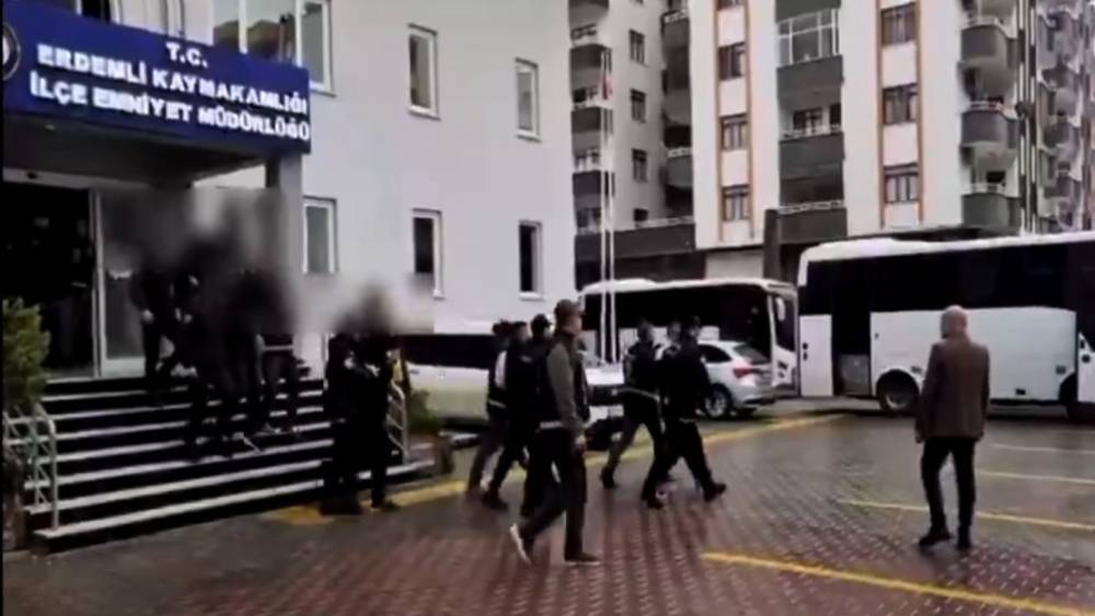 Mersin&rsquo;de fuhuş operasyonu: 13 tutuklama
