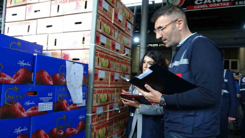Mersin&rsquo;de fahiş fiyata karşı hal denetimleri s&uuml;r&uuml;yor
