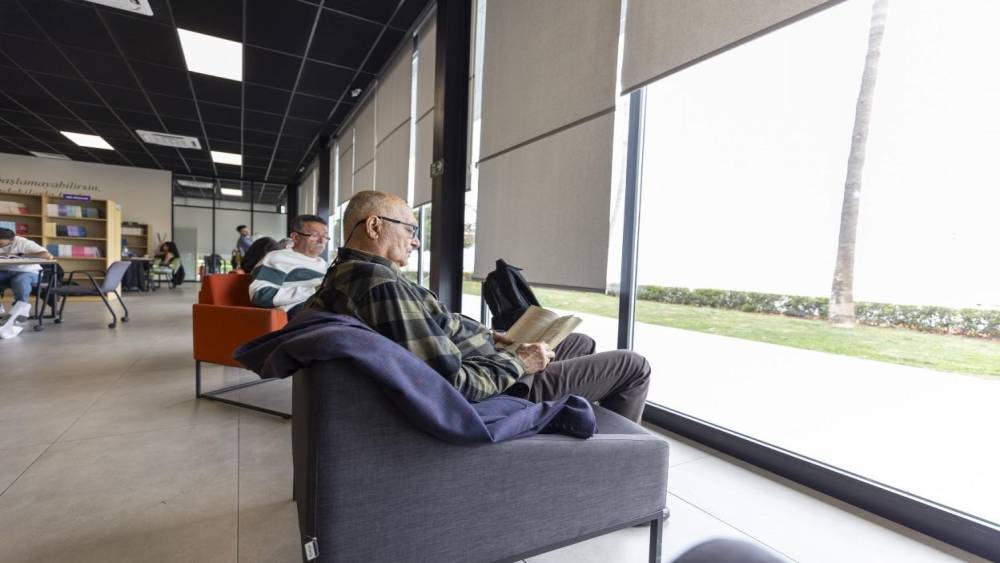 Mersin&rsquo;e dijital k&uuml;t&uuml;phane uygulaması geldi
