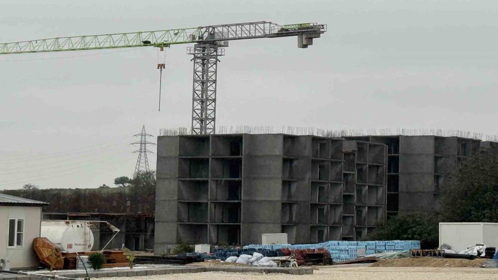 TOKİ konutları Tarsus&rsquo;ta y&uuml;kselmeye başladı
