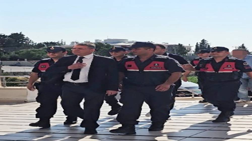 Silifke Belediyesi&rsquo;ne y&ouml;nelik &rsquo;r&uuml;şvet&rsquo; soruşturmasında belediye başkanı ile birlikte 8 kişi tutuklandı
