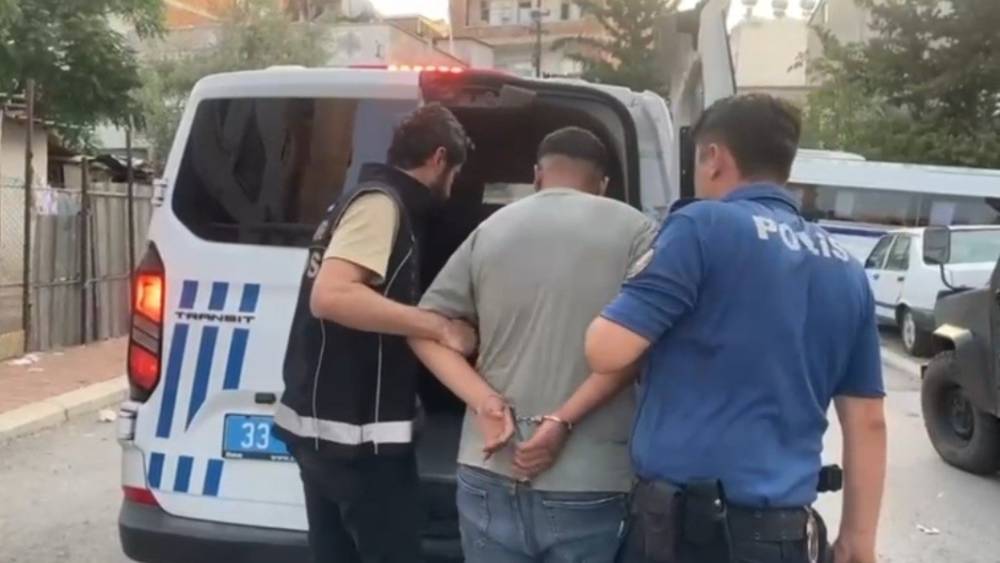Mersin&rsquo;de uyuşturucu kullanıcılarına şafak operasyonu: 42 g&ouml;zaltı
