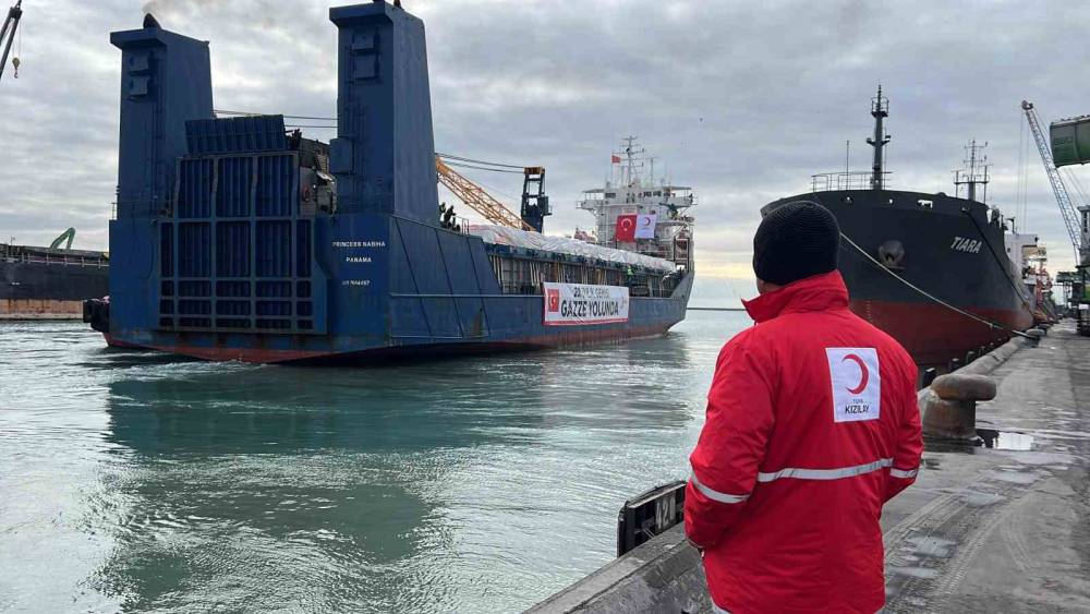 T&uuml;rk Kızılay&rsquo;ın 20. İyilik Gemisi Gazze i&ccedil;in Mersin&rsquo;den yola &ccedil;ıktı
