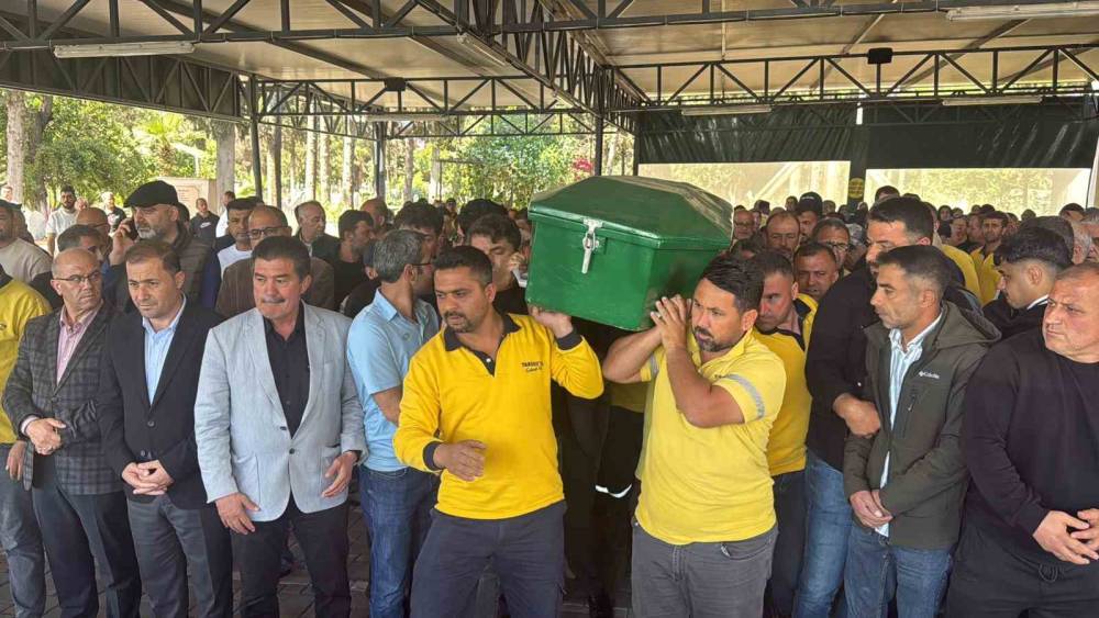 Irmakta &ouml;l&uuml; bulunan yeni evli gen&ccedil; toprağa verildi: Aileden ş&uuml;pheli &ouml;l&uuml;m iddiası
