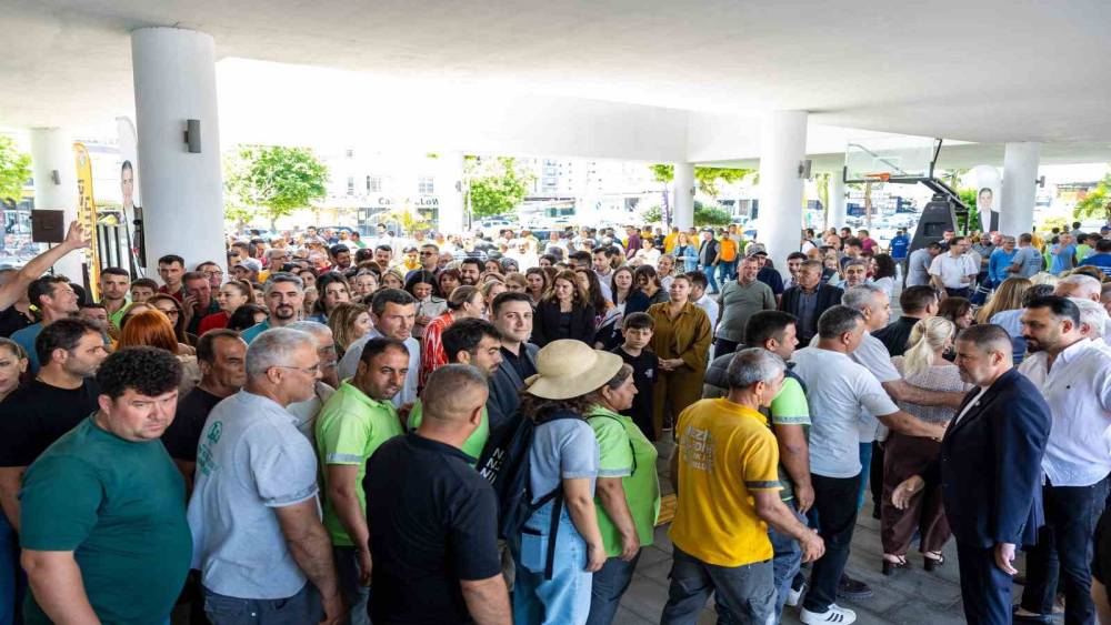 Mezitli&rsquo;de Başkan Tuncer personelle bayramlaştı
