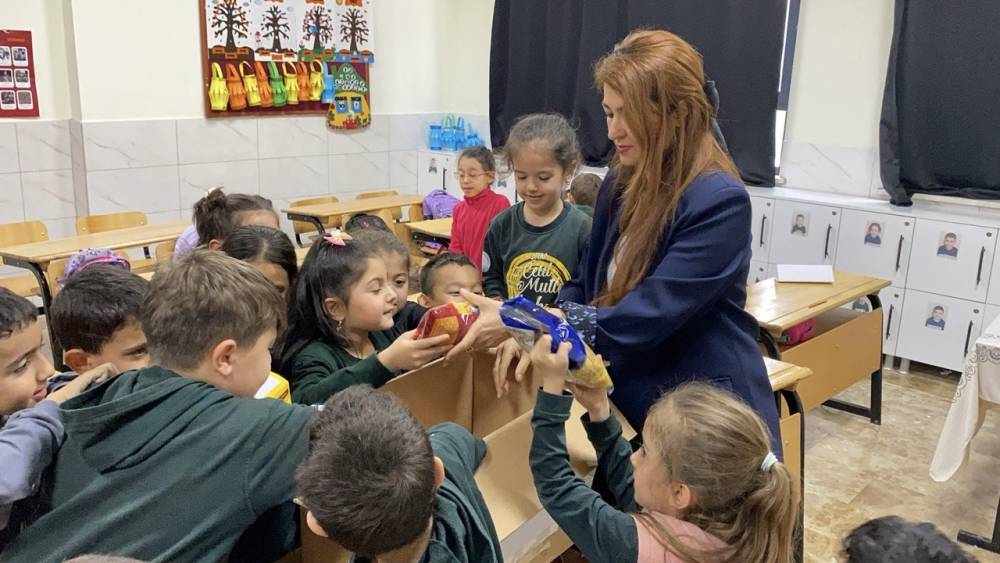 Ramazan&rsquo;da minik &ouml;ğrencilerden anlamlı destek
