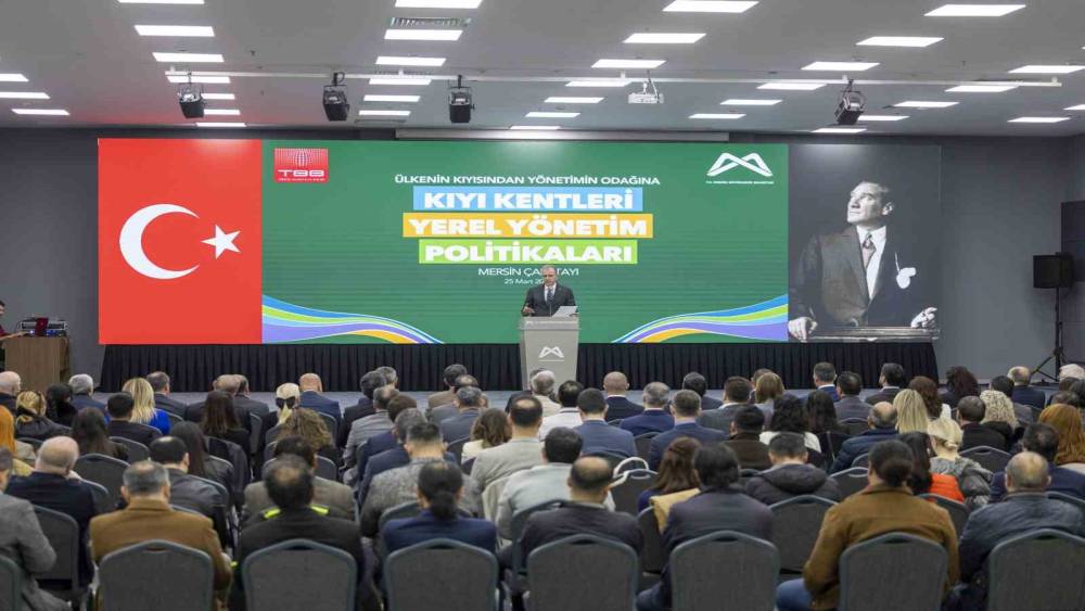 Başkan Se&ccedil;er: "Kıyı kentlerinin geleceği, T&uuml;rkiye&rsquo;nin geleceğinin &ccedil;ok &ouml;nemli bir par&ccedil;asıdır"
