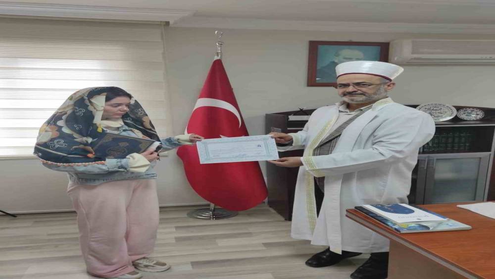 Viktoria m&uuml;sl&uuml;man oldu, Amine ismini aldı
