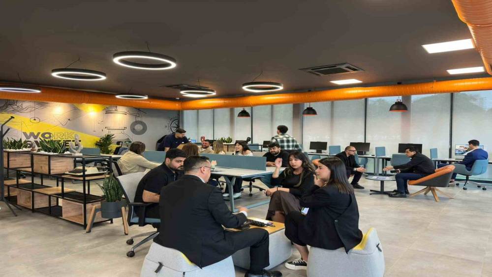Mersin&rsquo;de iş d&uuml;nyası ve gen&ccedil;ler aynı &ccedil;atıda buluşuyor
