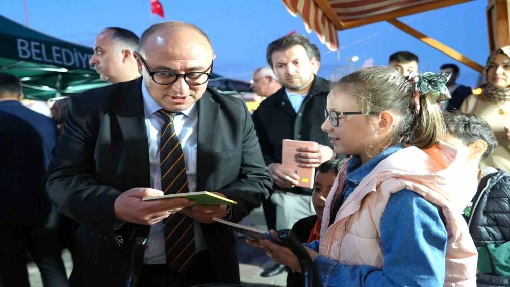 Erdemli&rsquo;de 4. Kitap ve Edebiyat G&uuml;nleri yoğun ilgiyle tamamlandı
