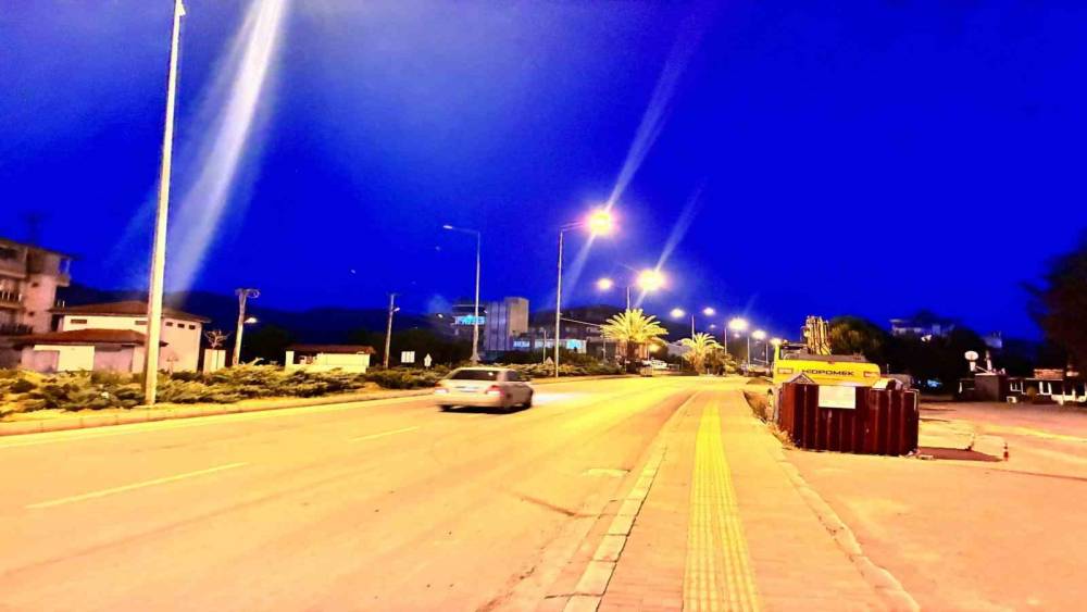 D-400 karayolundaki hasar onarıldı, yol trafiğe a&ccedil;ıldı
