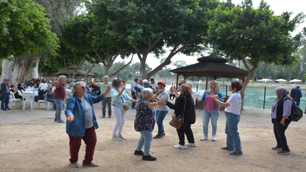 Mersin B&uuml;y&uuml;kşehir Belediyesinden emeklilere doğa gezisi
