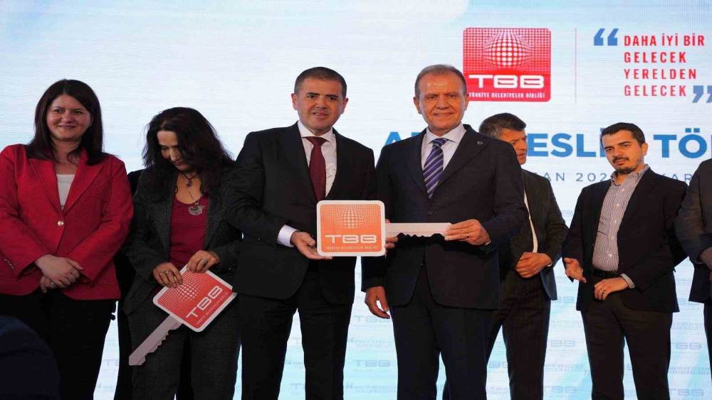 Mezitli Belediyesine ekskavat&ouml;r desteği
