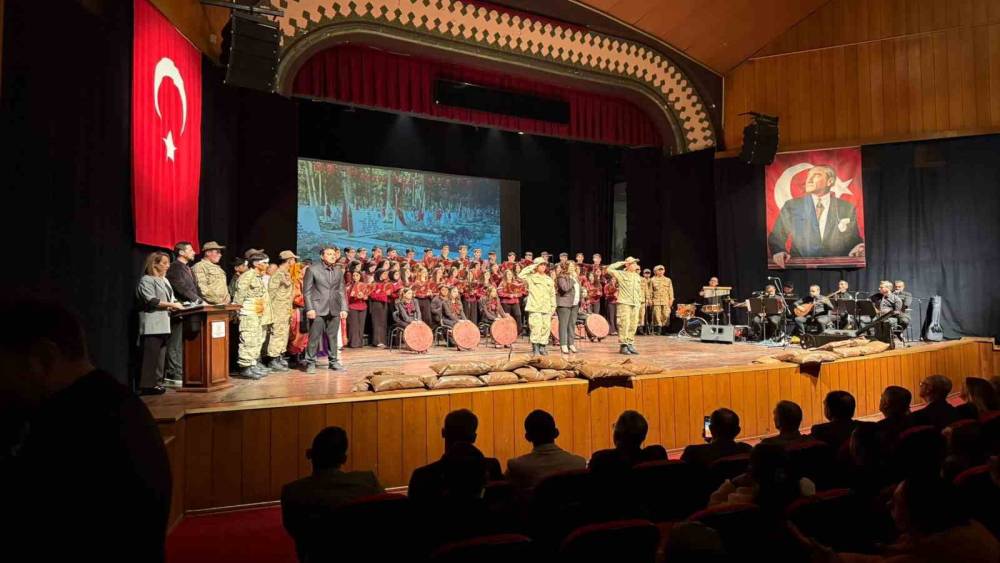 111 gen&ccedil; y&uuml;rekten dev &Ccedil;anakkale Oratoryosu
