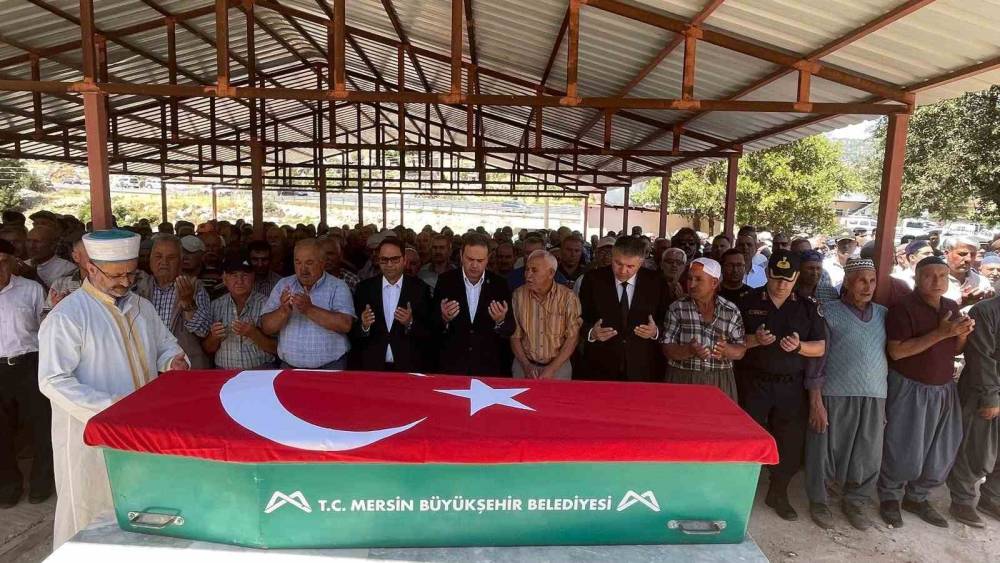 Kore Gazisi askeri t&ouml;renle son yolculuğuna uğurlandı
