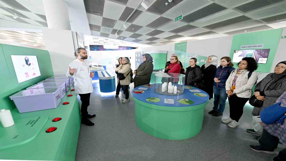 Mersin&rsquo;de tekstil atıkları kadın emeğiyle yeniden hayat buluyor
