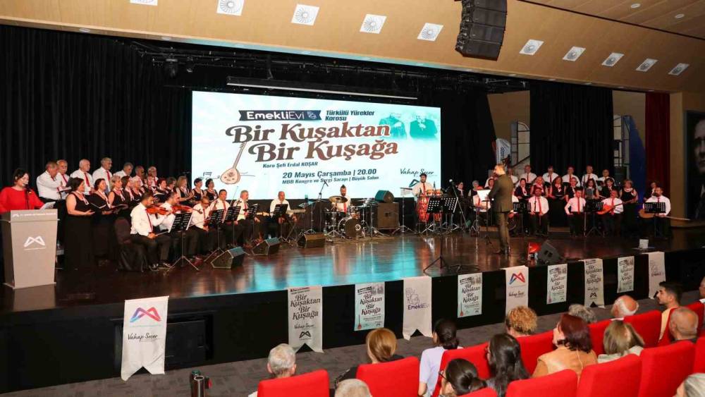 Mersin&rsquo;de kuşaklar aynı sahnede buluştu
