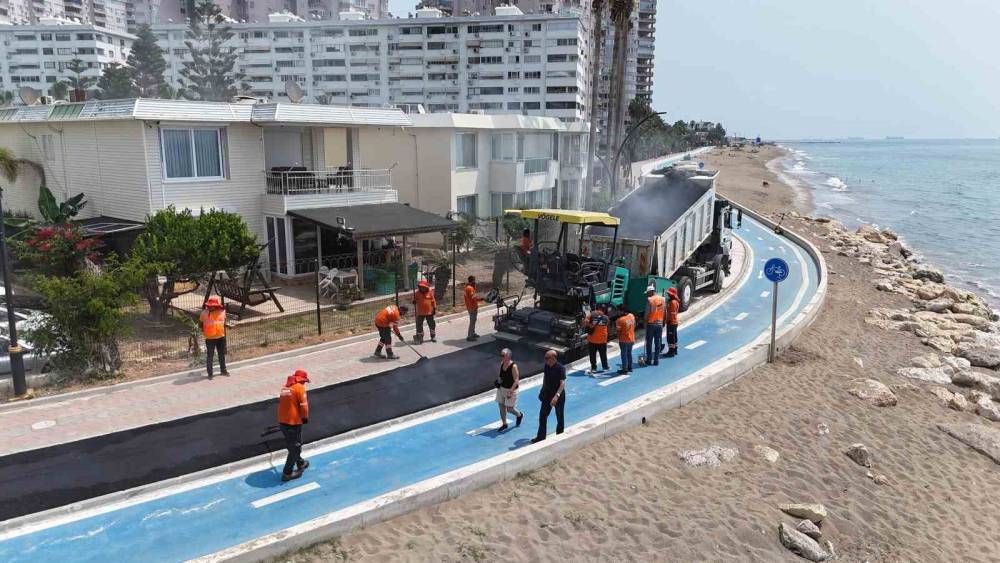 Mersin&rsquo;de sahil y&uuml;r&uuml;y&uuml;ş yolu yenilendi
