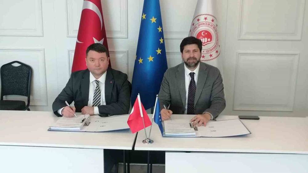 Tarsus&rsquo;ta yeşil &ccedil;atı d&ouml;nemi başlıyor
