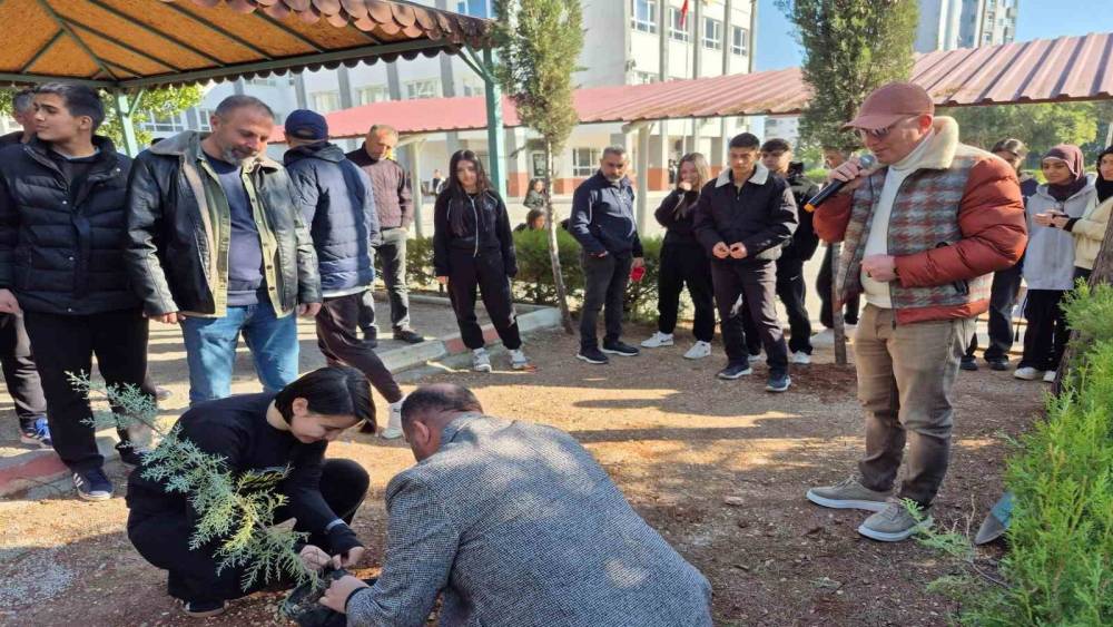 Nihal Erdem Anadolu Lisesinde &rsquo;Yeşil Vatan&rsquo; seferberliği
