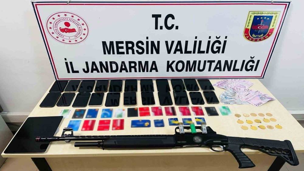 Mersin&rsquo;de yasa dışı bahis operasyonu: 8 ş&uuml;pheli tutuklandı

