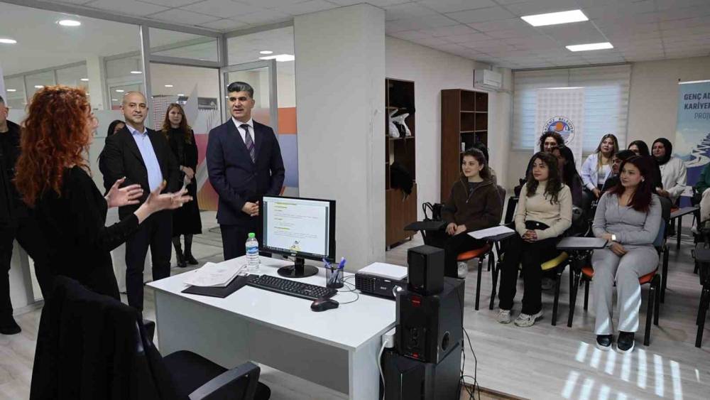 Akdeniz&rsquo;de kadınlara y&ouml;nelik Seyahat ve Konaklama Kursu ilgi g&ouml;r&uuml;yor
