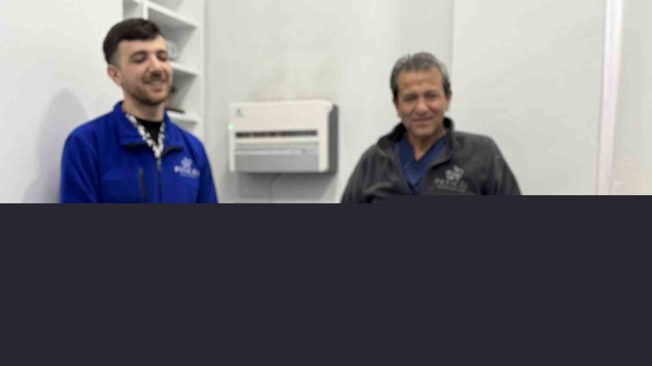 Mersin’de veterinerlerin dans ettiği papağan sosyal medyada viral oldu