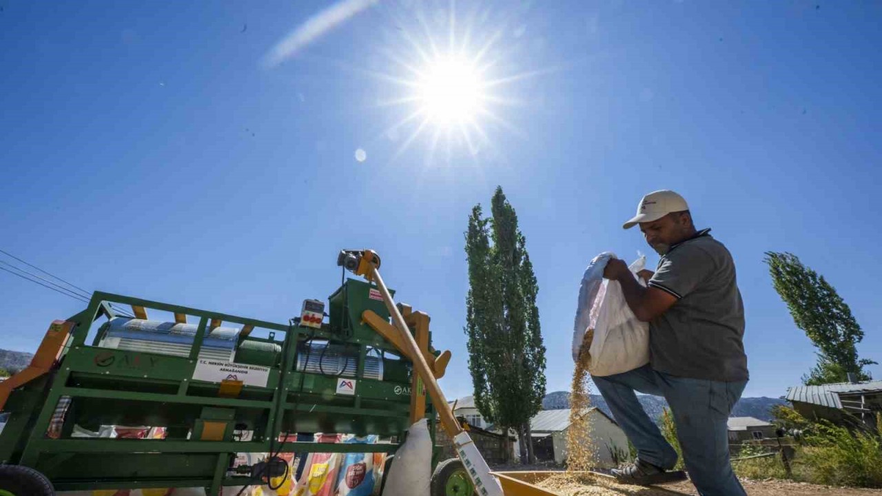 Mersin Büyükşehir Belediyesinden üreticiye ‘Tohum Eleme Makinesi’ desteği