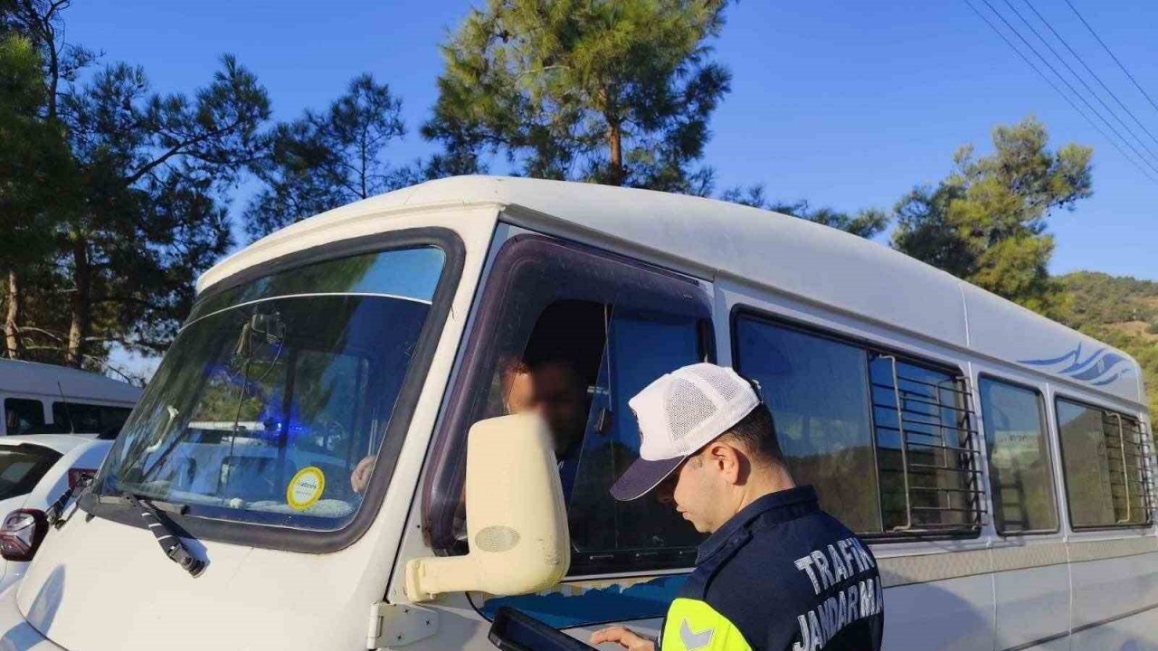 Mersin’de jandarmadan okul servislerinde sıkı denetim