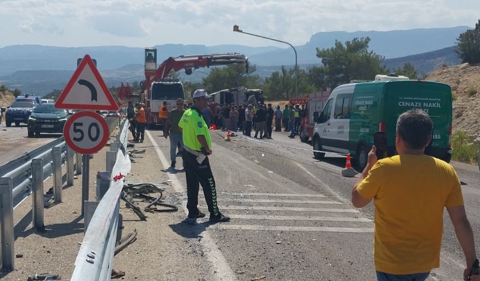 Mersin’deki otobüs kazası: 3 kişi öldü, 6 kişi yaralandı