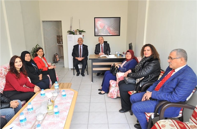 Osmaniye Valisi Coşkun, kadın muhtarların sorunlarını diledi  
