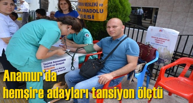 Anamur&rsquo;da hemşire adayları tansiyon &ouml;l&ccedil;t&uuml;