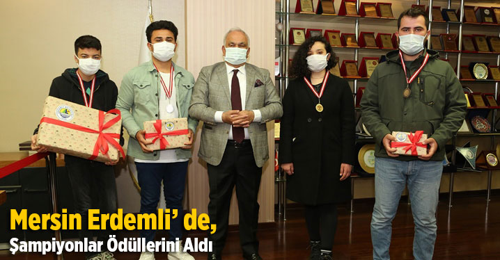 Mersin Erdemli&rsquo; de, Şampiyonlar &Ouml;d&uuml;llerini Aldı