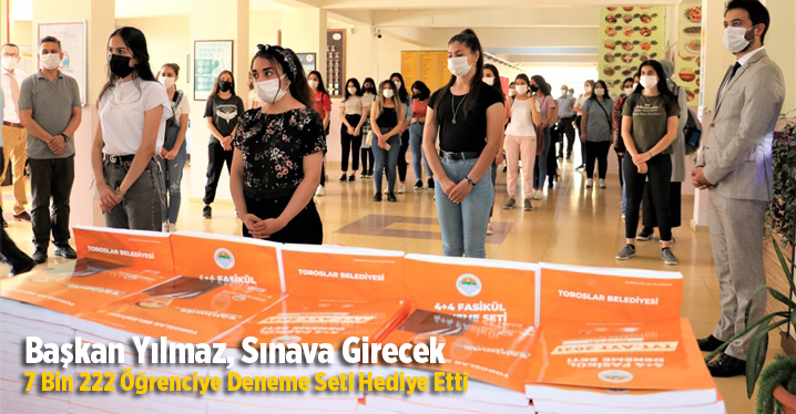 Başkan Yılmaz, Sınava Girecek 7 Bin 222 &Ouml;ğrenciye Deneme Seti Hediye Etti