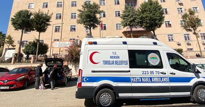 Toroslar Belediyesinin Ambulansı Ve Sağlık Ekibi, 7/24 Depremzedelerin Hizmetinde