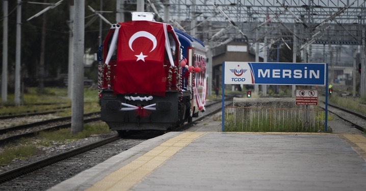 Atat&uuml;rk&rsquo;&uuml;n Mersin&rsquo;e Gelişinin 100. Yıl D&ouml;n&uuml;m&uuml; T&ouml;renle Anıldı