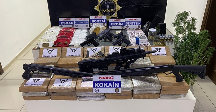 Mersin Polisi K&ouml;k&uuml;n&uuml; Kurutmaya Devam Ediyor