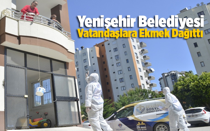 Yenişehir Belediyesi Vatandaşlara Ekmek Dağıttı