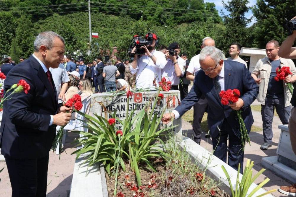 Ordu protokol&uuml; şehitlikte