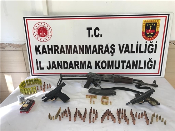 Kahramanmaraş'ta otomobilde uzun namlulu silah ele ge&ccedil;irildi