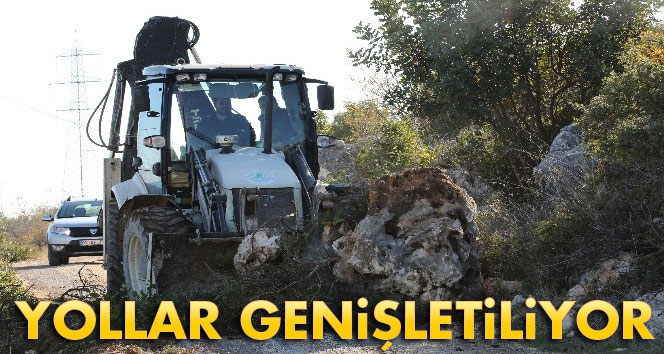 Erdemli'de yol genişletme &ccedil;alışmaları s&uuml;r&uuml;yor