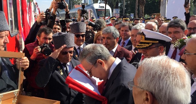 Atat&uuml;rk'&uuml;n Mersin'e gelişinin 96. yıld&ouml;n&uuml;m&uuml; coşkuyla kutlandı