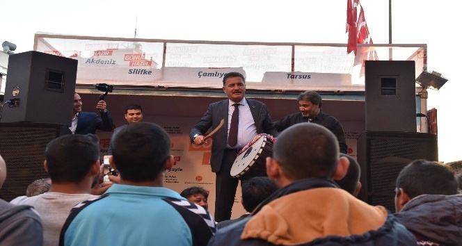 Başkan Tuna, Mersin'deki Romanlarla bir araya geldi